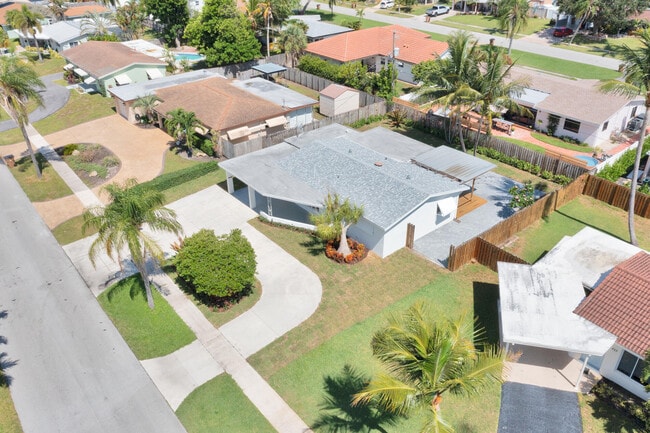 Building Photo - 921 SE 15th Ct Rental