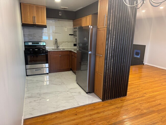 Photo - 10008 Jeanes St