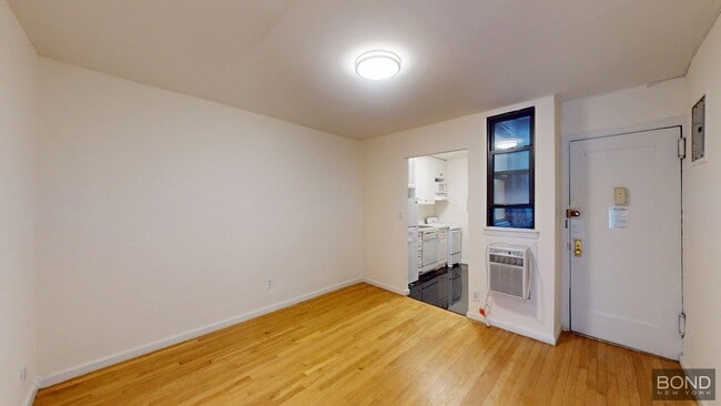 Building Photo - 213 E 84th St Unit 4A Rental