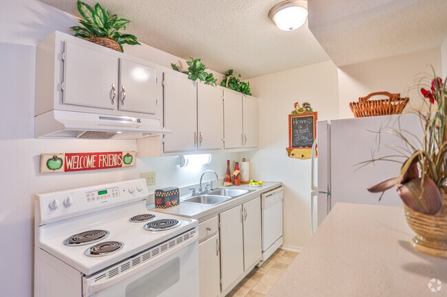 2BR, 2BA - Village Square