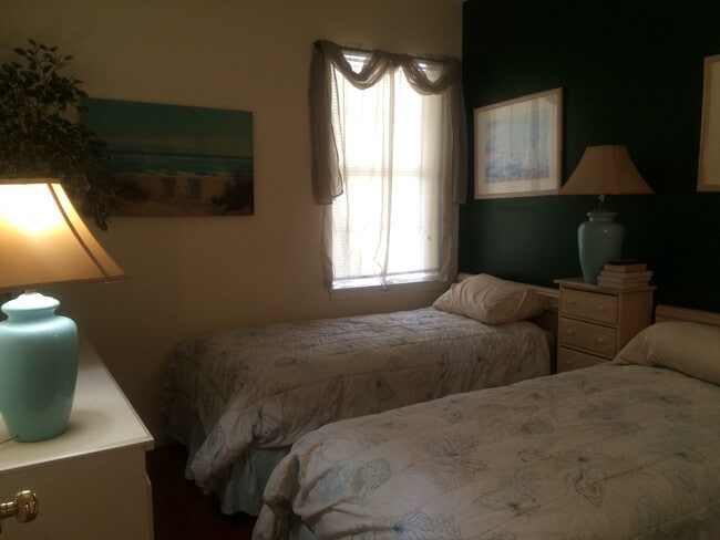 Photo - 2 Bed, 2 Bath Condo for Rent at River Oaks