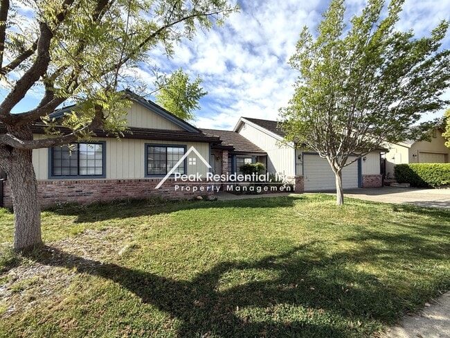 Photo - Wonderful Orangevale 4bd/2ba Home with 2 Car Garage!