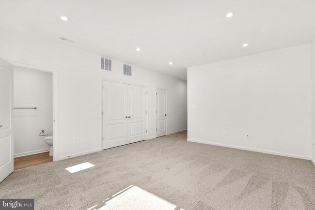 Photo - 8269 Longford Rd