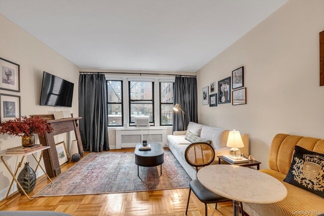 Building Photo - 83-80 118th St Unit 2P