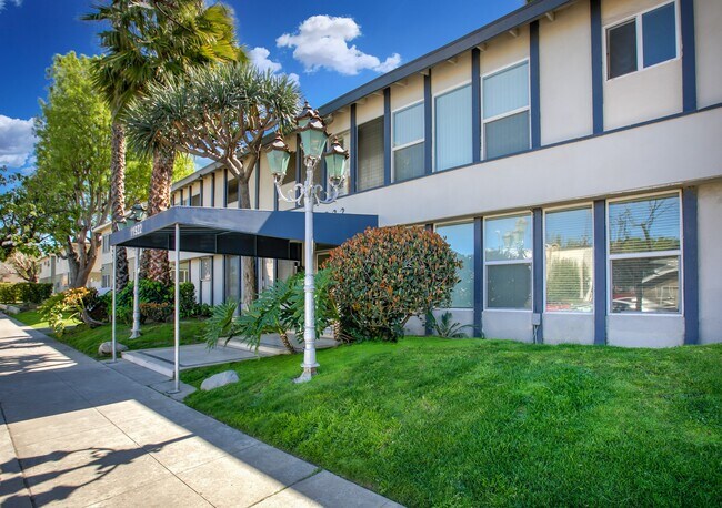 Building Photo - Burbank Rental