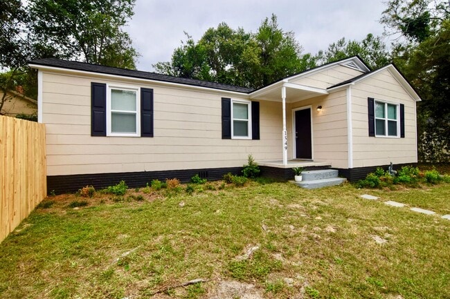 Photo - $995 - Updated 3 bed/2 bath house for rent off Wrightsboro Road, with fenced-in yard!