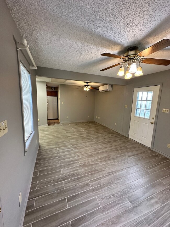 Photo - 100 Happy Hollow Rd