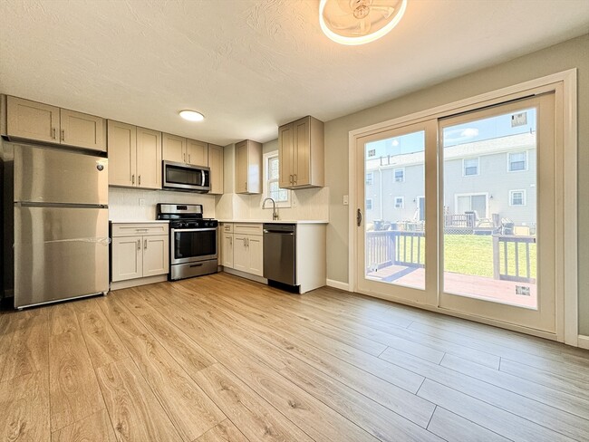 Photo - 9 Lydon Ln