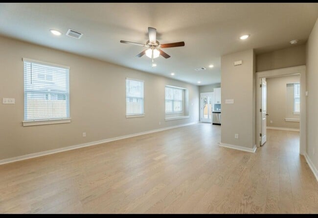 Photo - 1527 Fenton Hl Dr