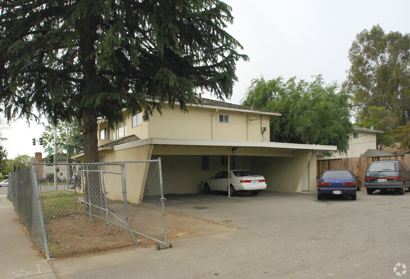 Photo - 1077 West Hamilton Avenue