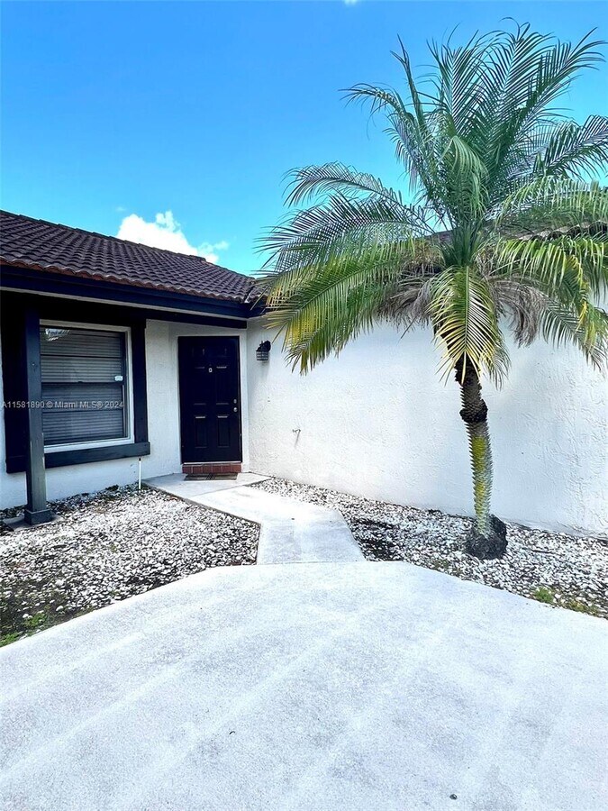 Photo - 15090 SW 49th Ln