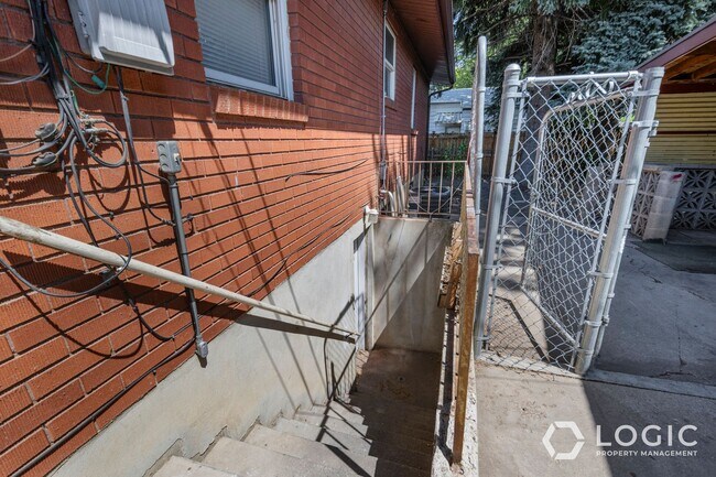 Photo - 615 15th St Apartamento Unidad B