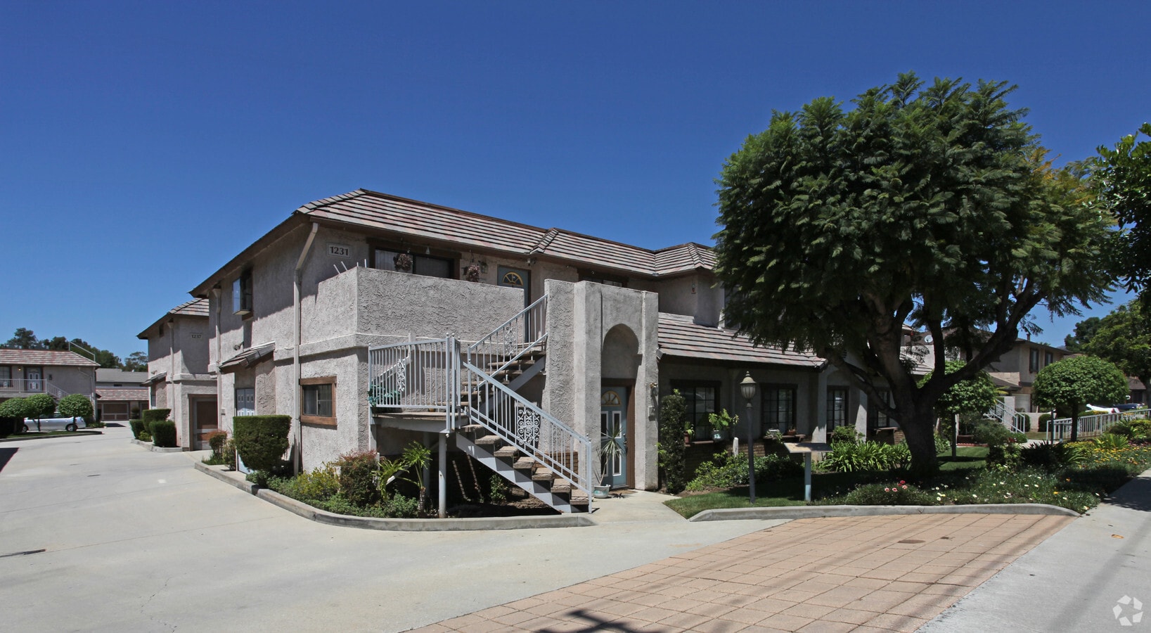 Charter Oaks - Charter Oaks Apartments