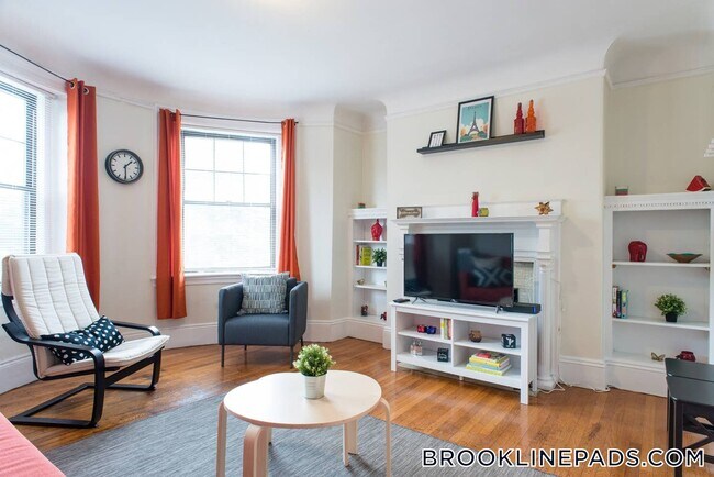 Photo - 48 Babcock St Unit 4