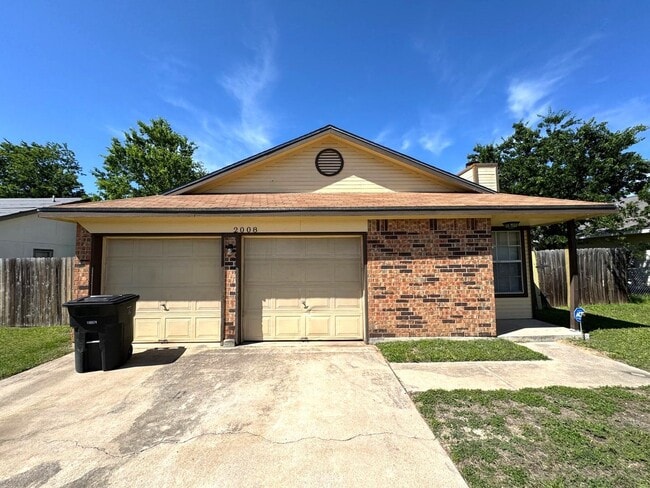 Photo - 2008 Dickens Dr Casa