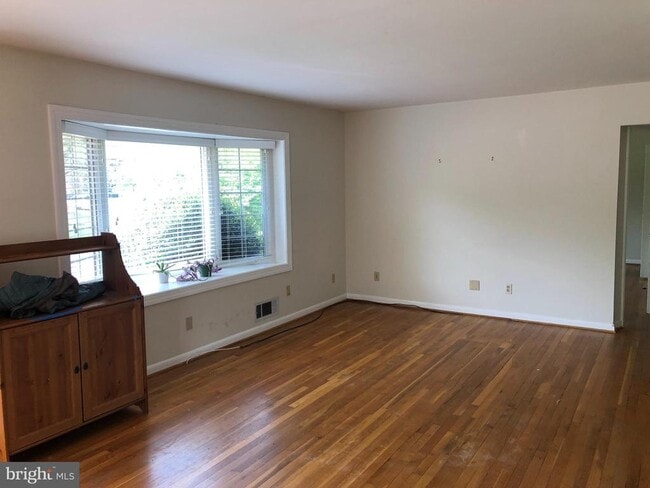 Photo - 545 Beall Ave