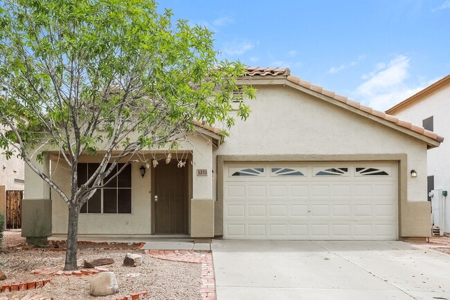 Building Photo - 1233 S Colonial Dr