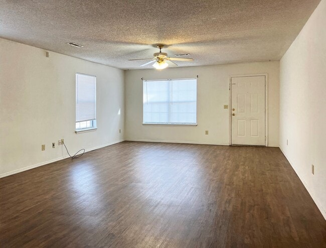 Photo - 5900 Samantha St Unidad A