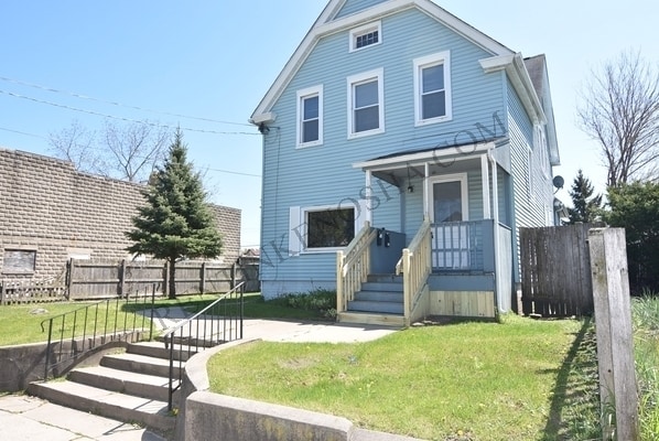 Building Photo - 1925 53rd St Unit Lower