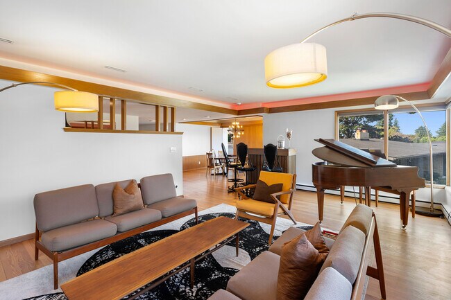 Photo - 3827 NE Holman St