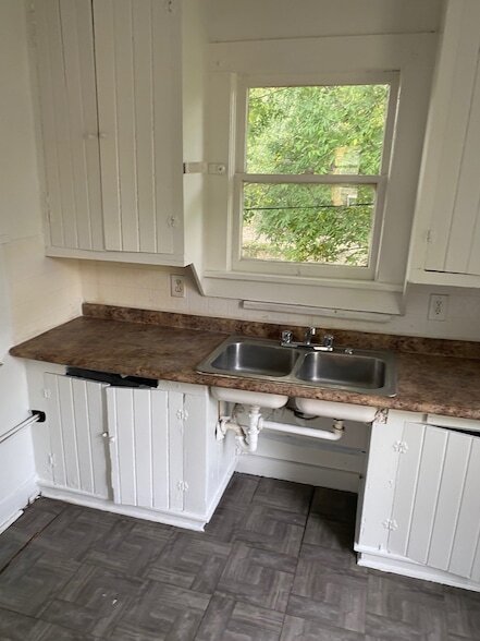 Photo - 256 E 75th St