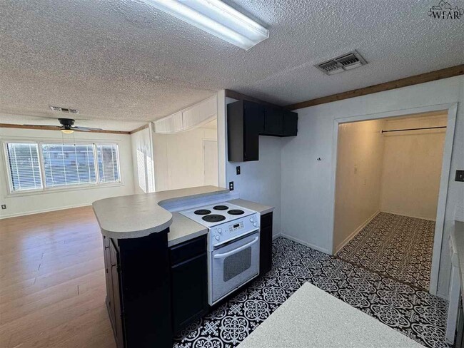 Photo - 4007 Gossett Dr