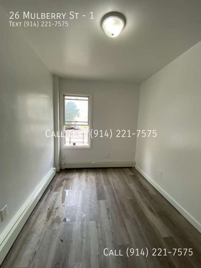 Building Photo - 26 Mulberry St Unit 1