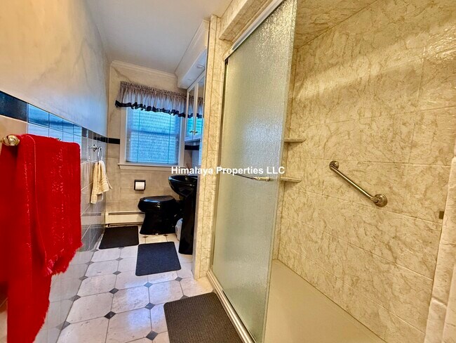 28 Maplewood St Unit 1