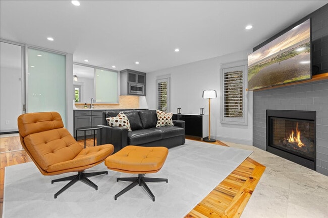 710 Light House Avenue-SI ID1309008P