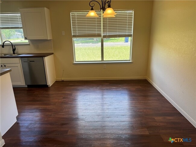 Photo - 108 E Reagan Ave