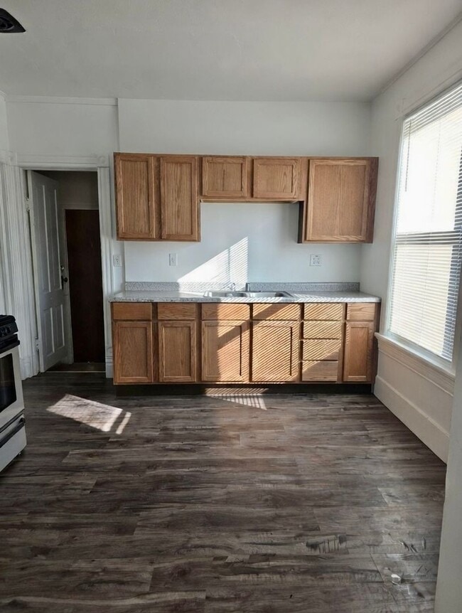 Photo - 1801 N Wisconsin St Unit LOWER