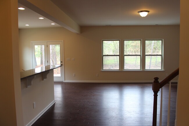 Photo - 113 Foxborough Ln