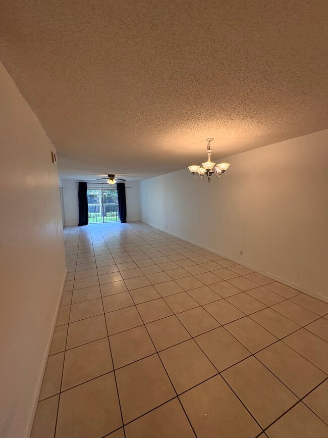 Photo - 2925 SW 22nd Ave Unit #202