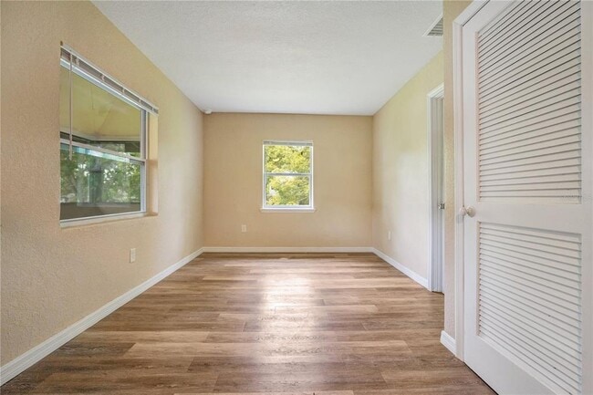 Photo - 2183 Crandon Ave