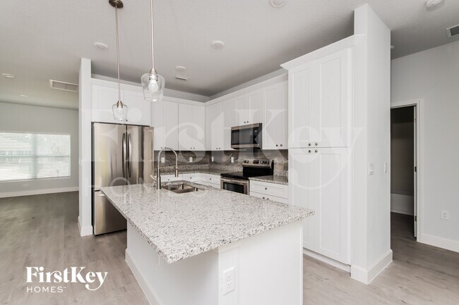 Photo - 543 Waterside Rd SE