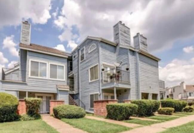 Building Photo - 2 bedroom 2 full bath loft condo, washer and dryer included