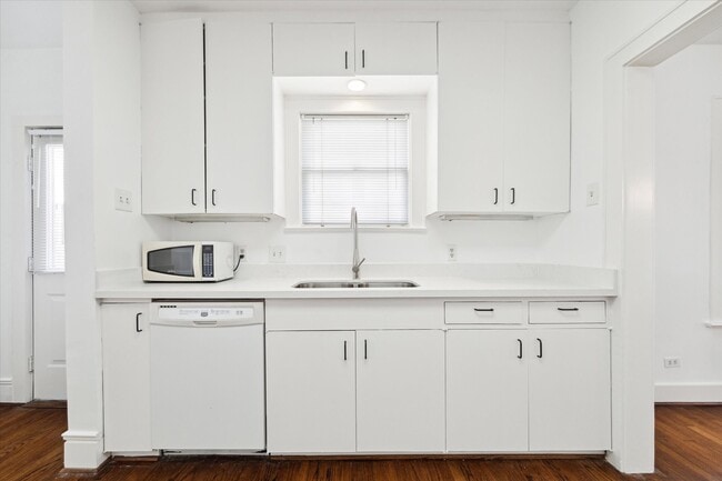 Photo - 2309 Wroxton Rd