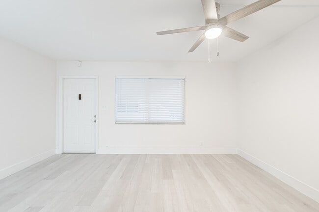 Building Photo - Oakland Park Villas Rental