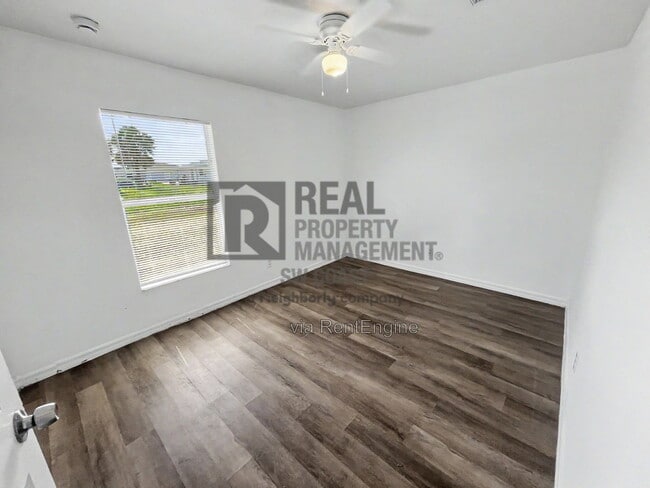 1135 Harry Ave S