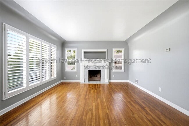 Photo - 425 E Center St