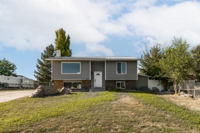 Building Photo - 3430 W 1850 S Rental