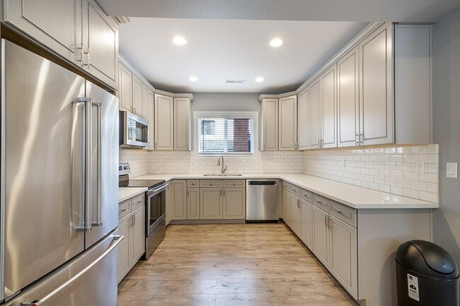 Photo - 4833 NE 11th Ave