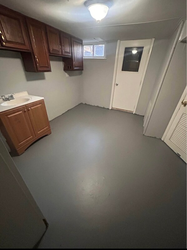 Photo - 6911 Gough St