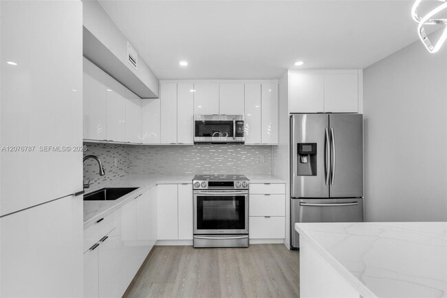 Photo - 11755 SW 18th St Unit 409