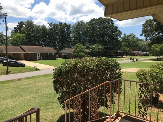 Photo - 946 Boswell Dr