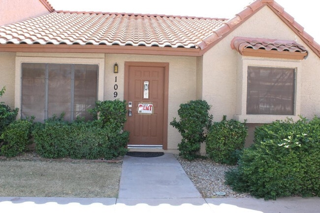 Building Photo - 4901 E Kelton Ln