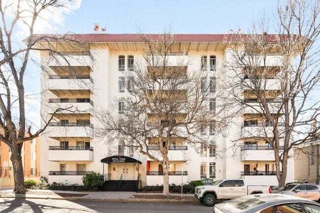 Building Photo - 1365 Columbine St Unit APT 103