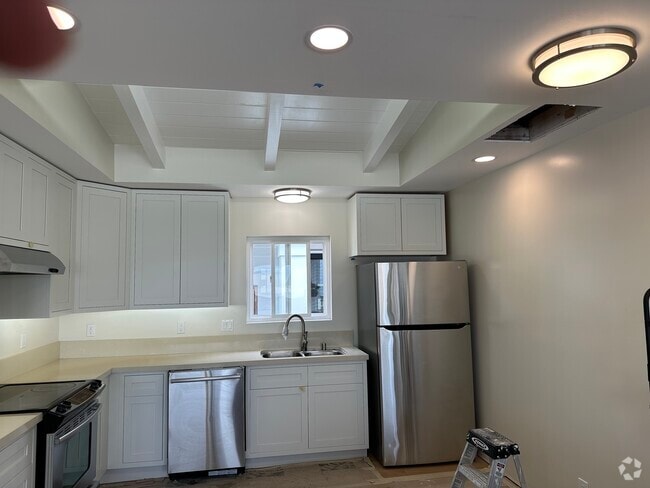 Building Photo - 212 Marine Ave Unit C Rental