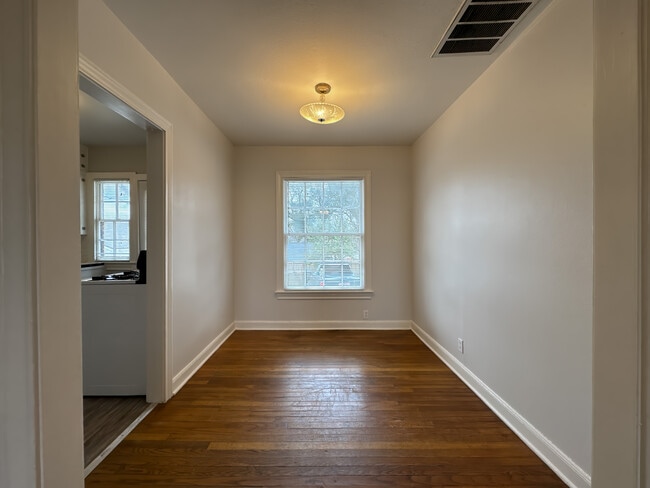 Photo - 1914 S Donnybrook Ave