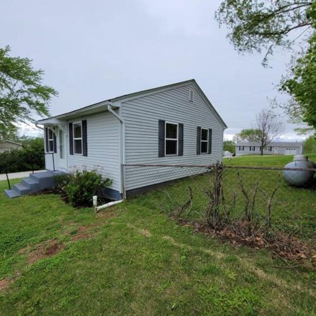 Photo - Single Family House 2BR-1BA - Villa Ridge MO